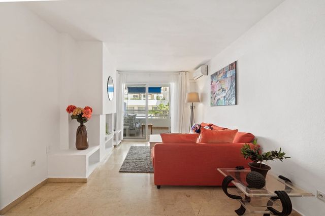 1 soverom Leilighet til salgs i Parque Central, Estepona med svømmebasseng garasje - € 325 000 (Ref: 9984335)