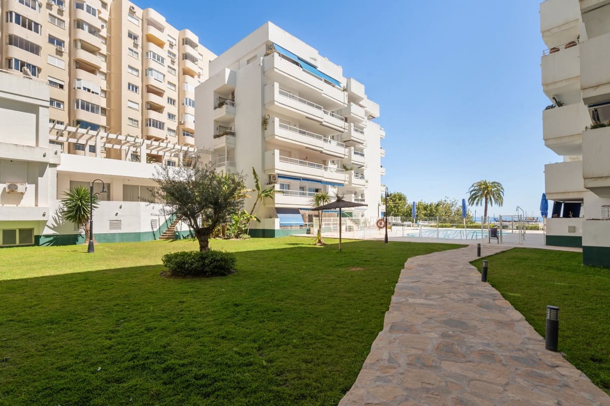 1 soverom Leilighet til salgs i Estepona med svømmebasseng garasje - € 325 000 (Ref: 9984335)