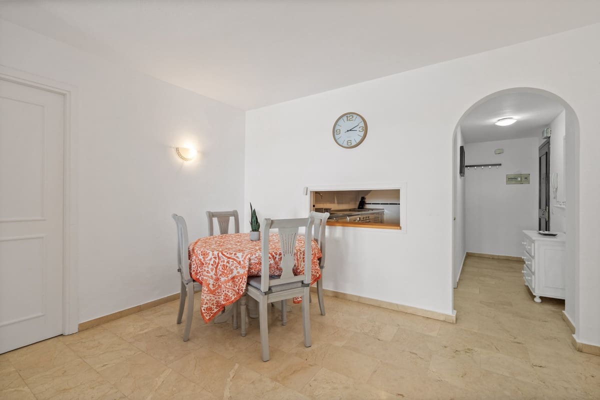 1 soverom Leilighet til salgs i Estepona med svømmebasseng garasje - € 325 000 (Ref: 9984335)