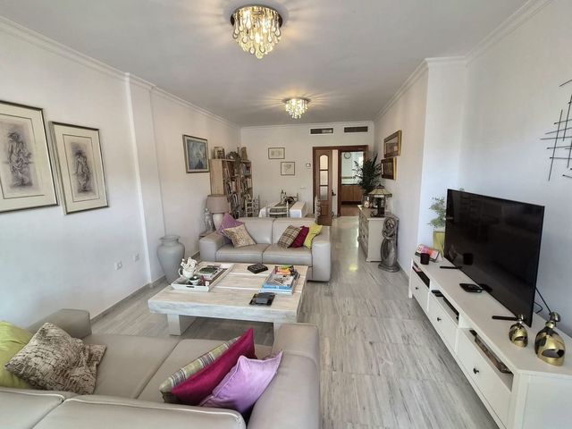 3 soveværelse Lejlighed til salg i Alhaurín Golf, Alhaurín el Grande med swimmingpool garage - € 399.000 (Ref: 9986194)