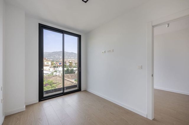 2 makuuhuone Huoneisto myytävänä paikassa Los Boliches , Fuengirola - 340 000 € (Ref: 9990022)