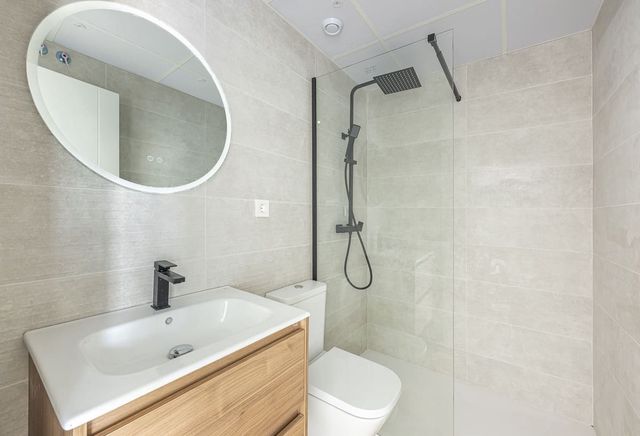 2 makuuhuone Huoneisto myytävänä paikassa Los Boliches , Fuengirola - 340 000 € (Ref: 9990022)