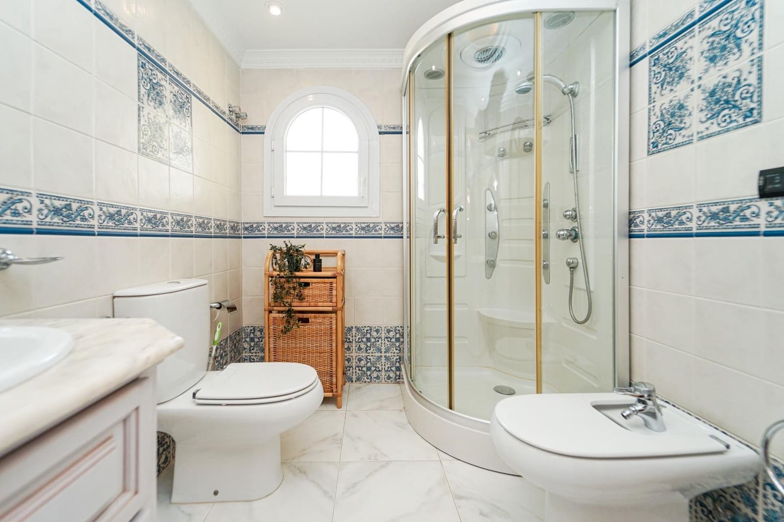 4 bedroom Villa for sale in Arguineguin with pool garage - € 1,050,000 (Ref: 10130127)
