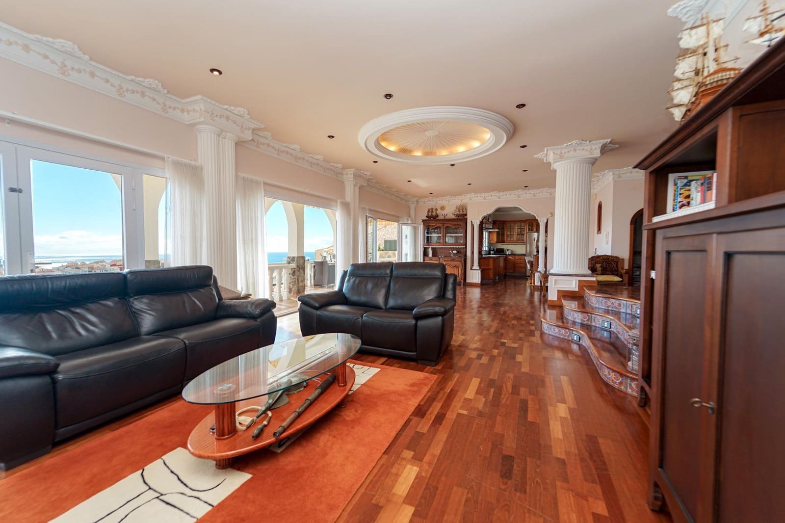 4 bedroom Villa for sale in Arguineguin with pool garage - € 1,050,000 (Ref: 10130127)