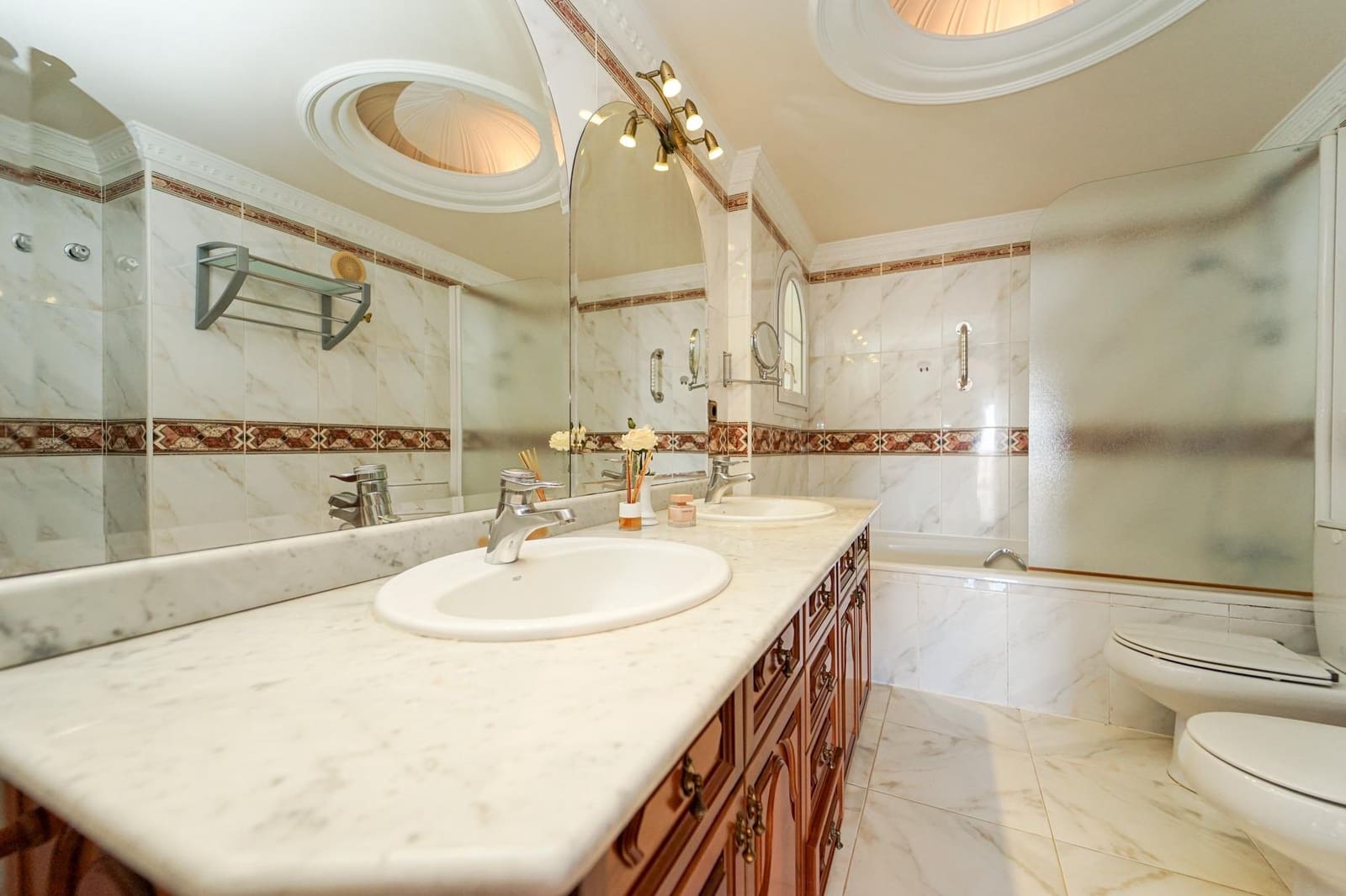 4 bedroom Villa for sale in Arguineguin with pool garage - € 1,050,000 (Ref: 10130127)