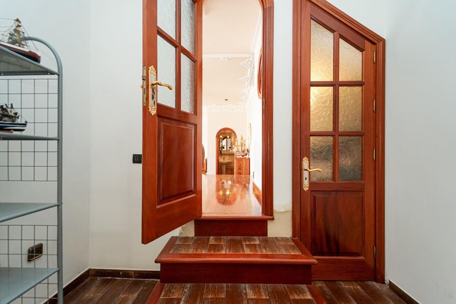 4 bedroom Villa for sale in Arguineguin with pool garage - € 1,050,000 (Ref: 10130127)