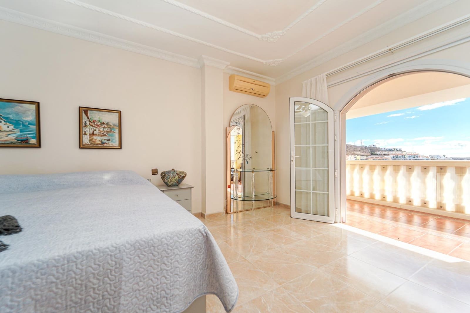 4 soverom Villa til salgs i Mogan med svømmebasseng garasje - € 1 250 000 (Ref: 8696367)