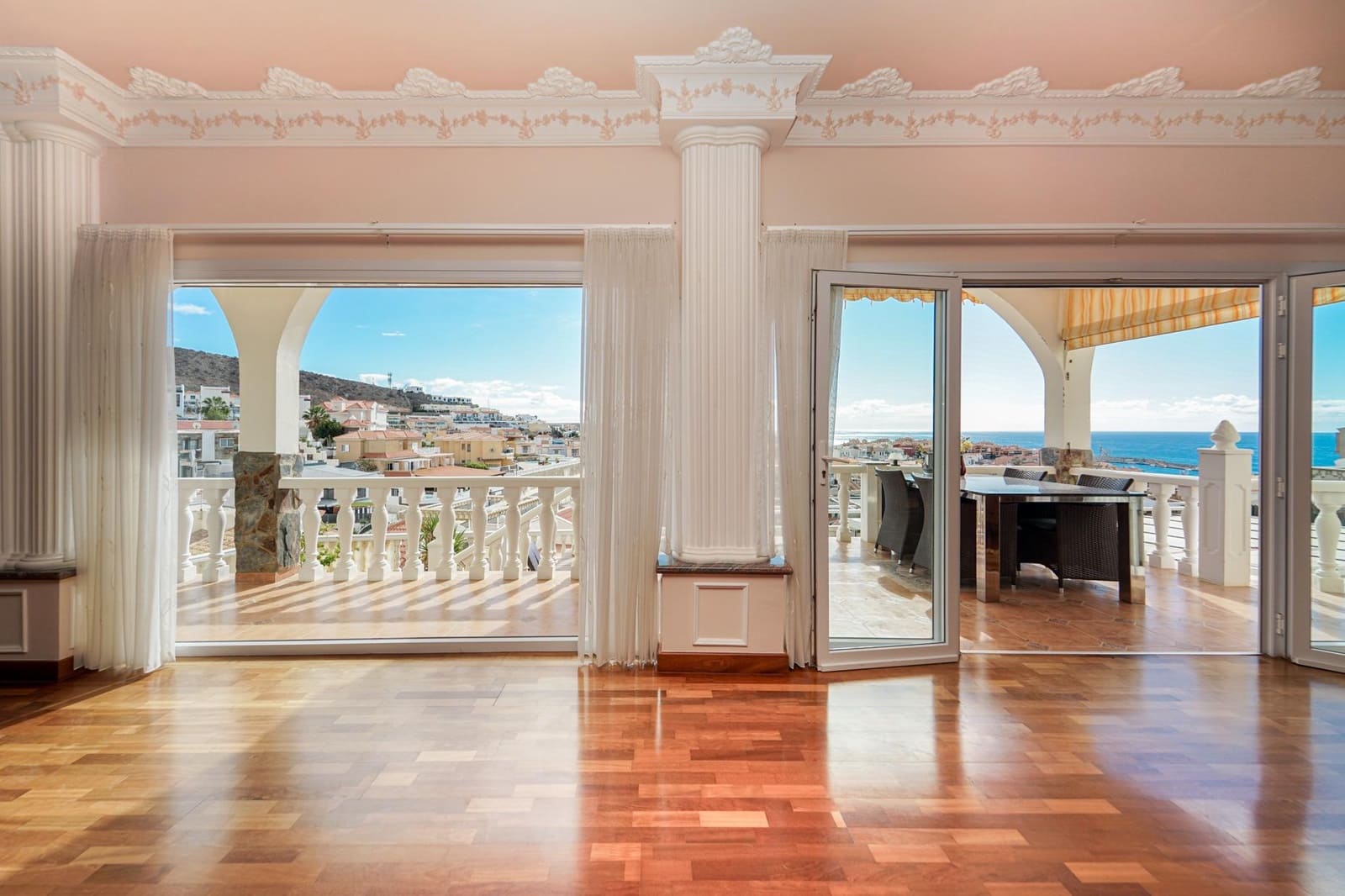 4 soverom Villa til salgs i Mogan med svømmebasseng garasje - € 1 250 000 (Ref: 8696367)