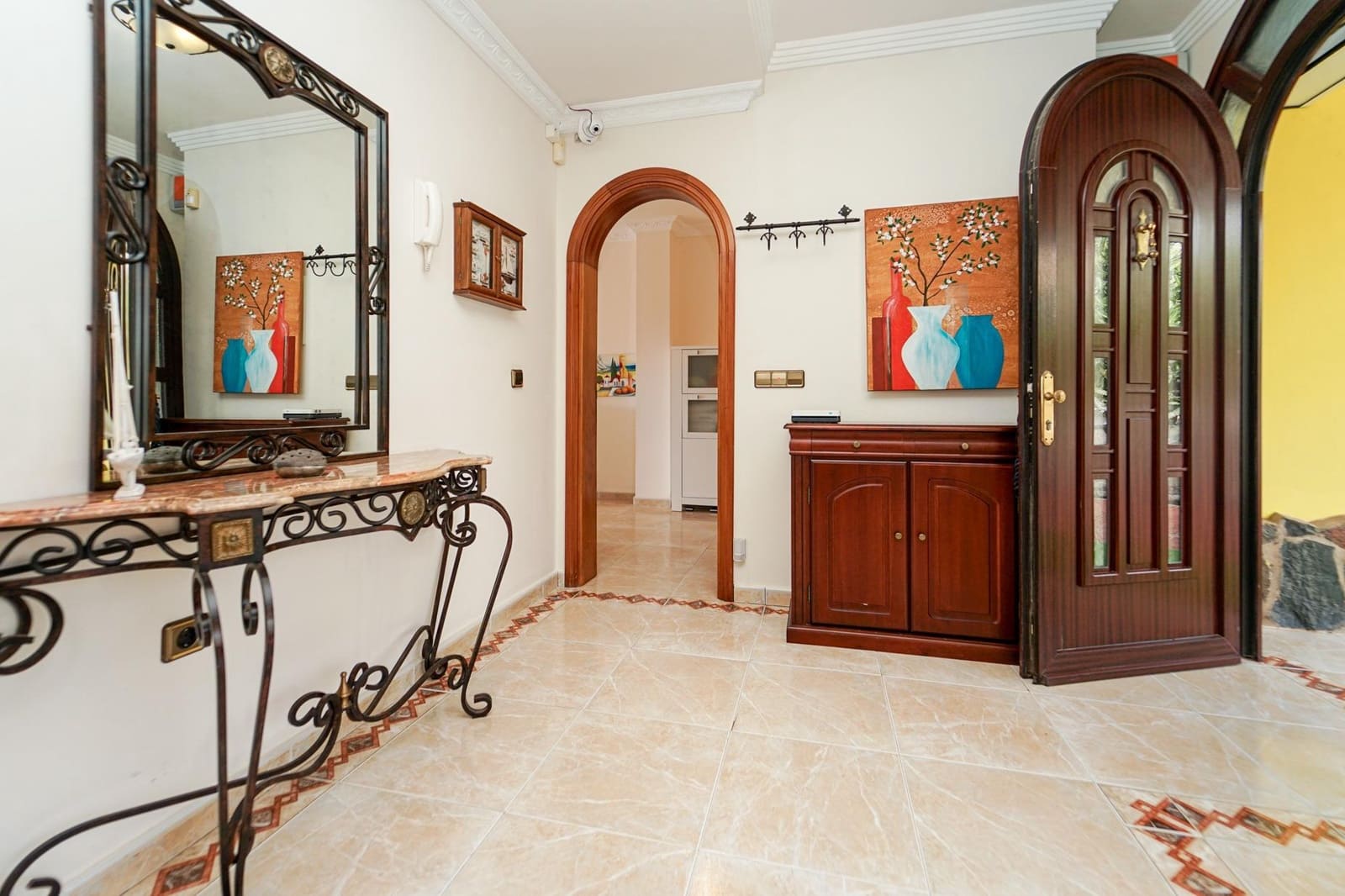 4 bedroom Villa for sale in Arguineguin with pool garage - € 1,050,000 (Ref: 8696367)