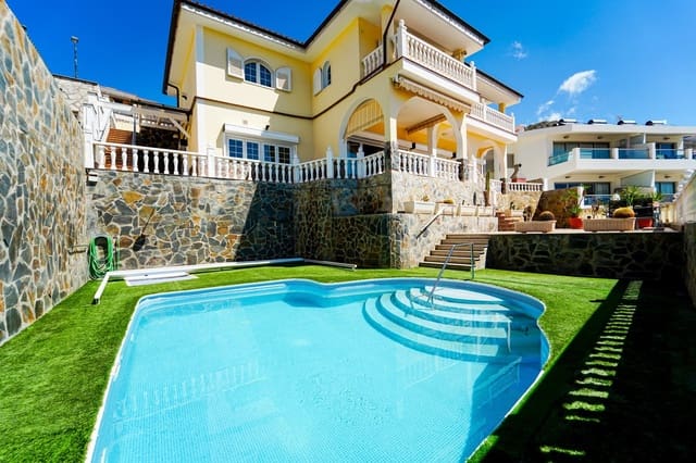 4 sypialnia Willa na sprzedaż w Arguineguín, Mogán z basenem garażem - 1 050 000 € (Ref: 8696367)