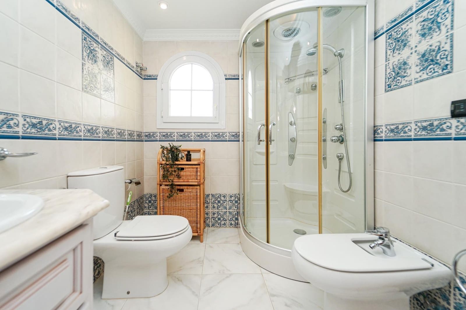 4 bedroom Villa for sale in Arguineguin with pool garage - € 1,050,000 (Ref: 8696367)