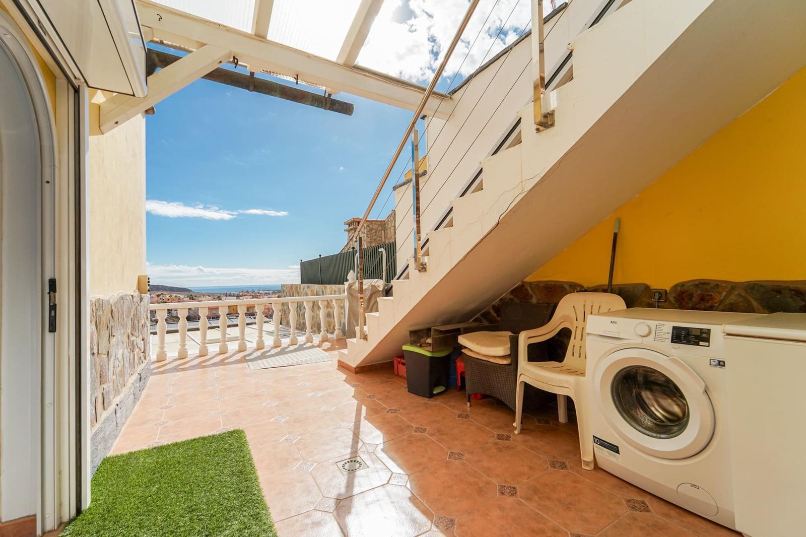 4 bedroom Villa for sale in Arguineguin with pool garage - € 1,050,000 (Ref: 8696367)