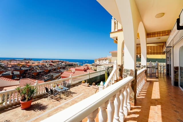 Chalet de 4 habitaciones en Arguineguín, Mogán en venta con piscina garaje - 1.050.000 € (Ref: 8696367)