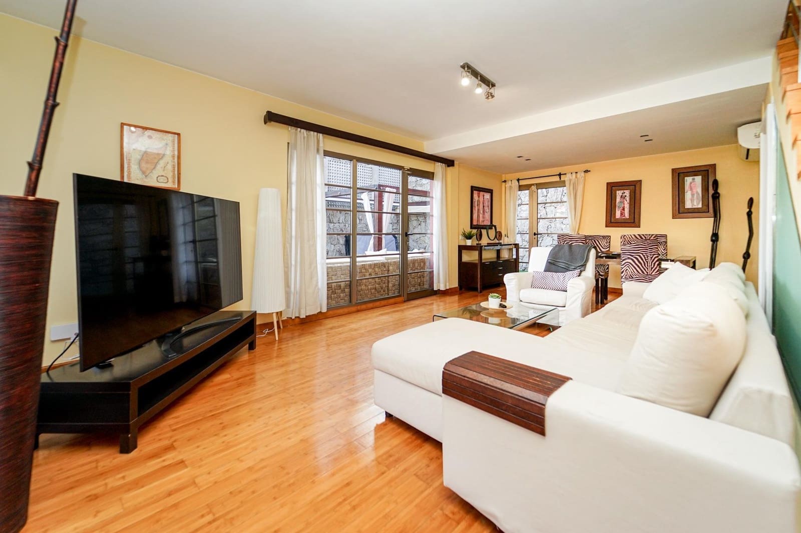 4 soverom Villa til salgs i Mogan med garasje - € 828 000 (Ref: 8713295)