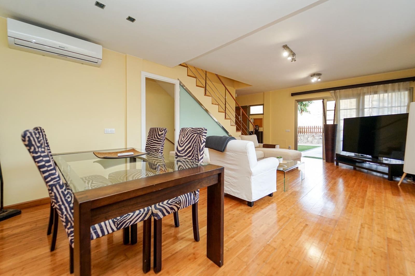 4 soverom Villa til salgs i Mogan med garasje - € 828 000 (Ref: 8713295)