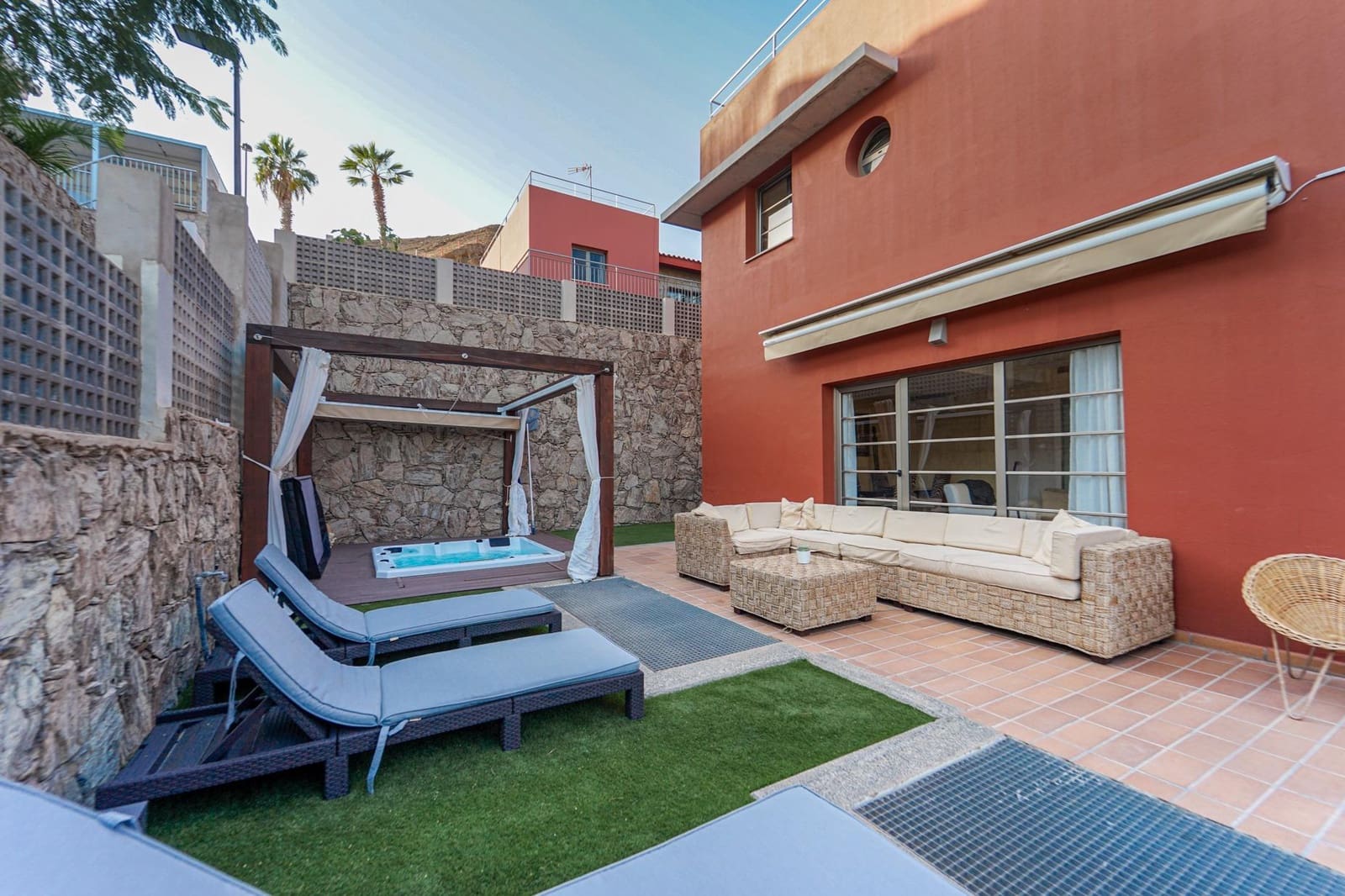 4 soverom Villa til salgs i Mogan med garasje - € 828 000 (Ref: 8713295)