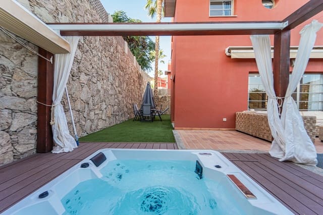 4 soveværelse Villa til salg i Mogán med garage - € 828.000 (Ref: 8713295)