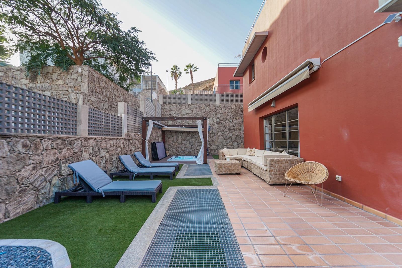 4 soverom Villa til salgs i Mogan med garasje - € 828 000 (Ref: 8713295)