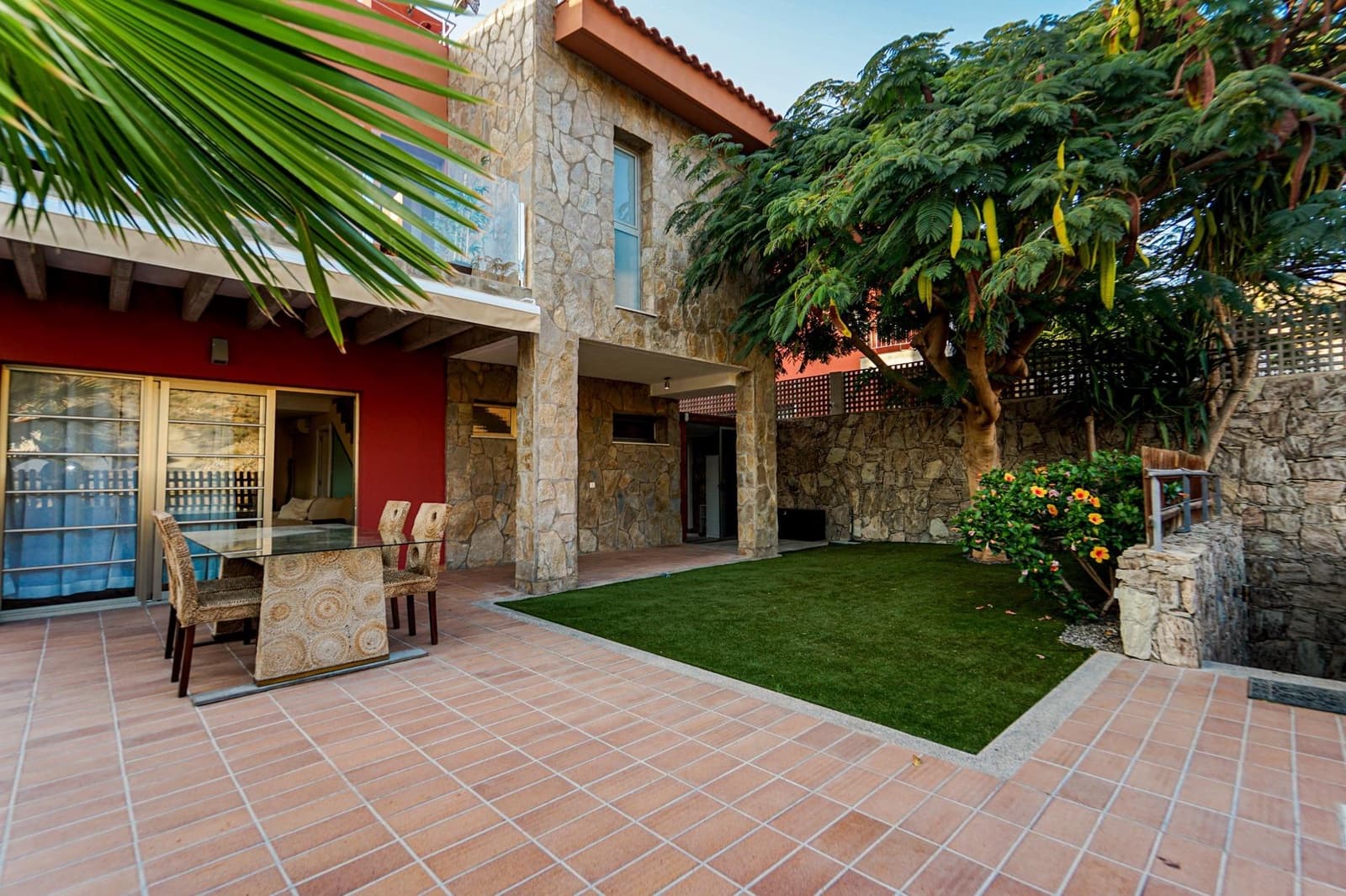 4 soverom Villa til salgs i Mogan med garasje - € 828 000 (Ref: 8713295)