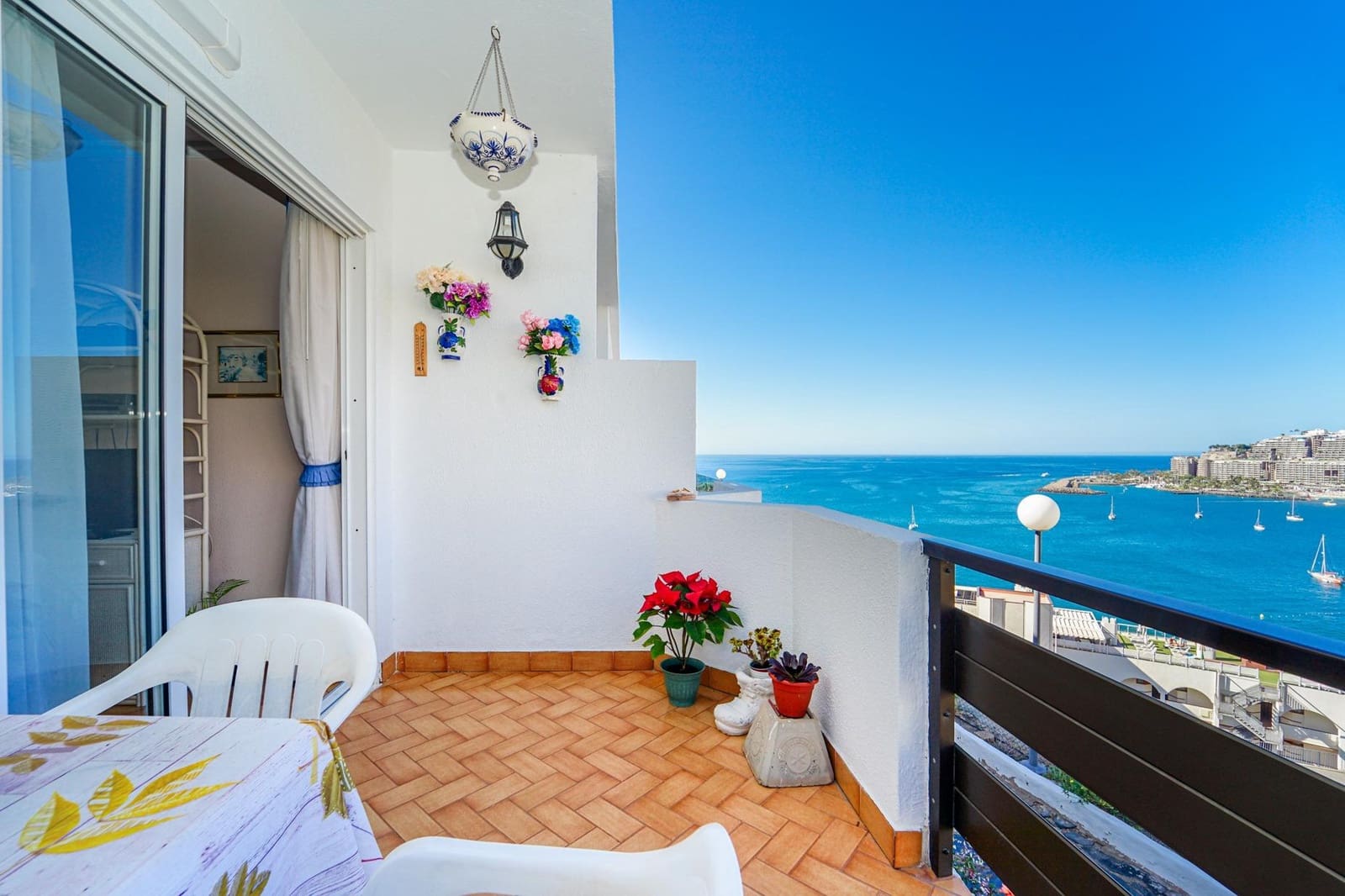 2 soveværelse Lejlighed til salg i Patalavaca med swimmingpool - € 249.000 (Ref: 8737875)