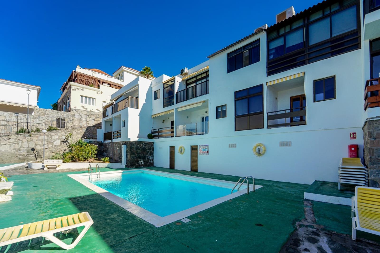 2 soveværelse Lejlighed til salg i Patalavaca med swimmingpool - € 249.000 (Ref: 8737875)