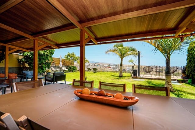 6 slaapkamer Villa te koop in Salobre Golf, San Bartolomé de Tirajana met zwembad garage - € 988.000 (Ref: 9033194)