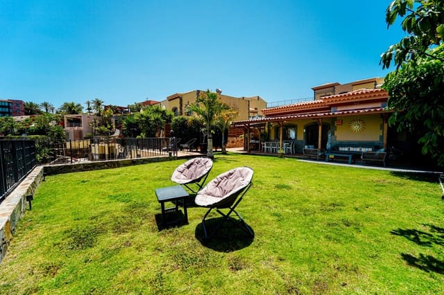 6 slaapkamer Villa te koop in Salobre Golf, San Bartolomé de Tirajana met zwembad garage - € 988.000 (Ref: 9033194)