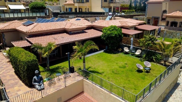 6 slaapkamer Villa te koop in Salobre Golf, San Bartolomé de Tirajana met zwembad garage - € 988.000 (Ref: 9033194)