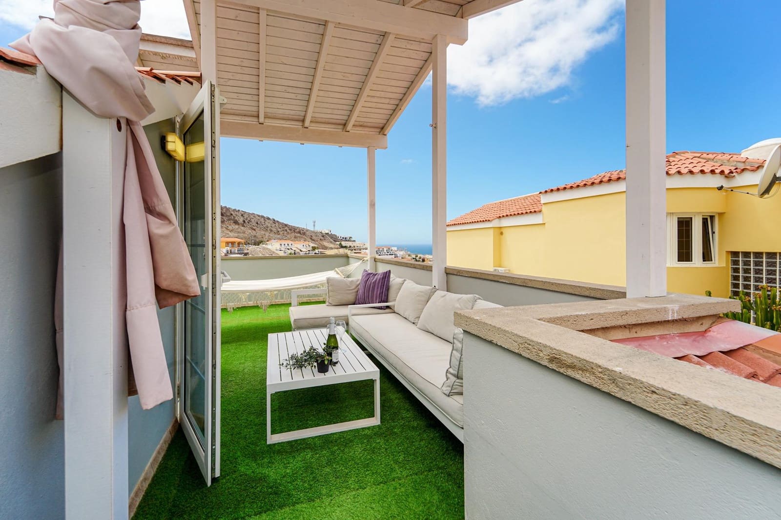 6 soveværelse Rækkehus til salg i Mogan med swimmingpool garage - € 799.000 (Ref: 9152415)