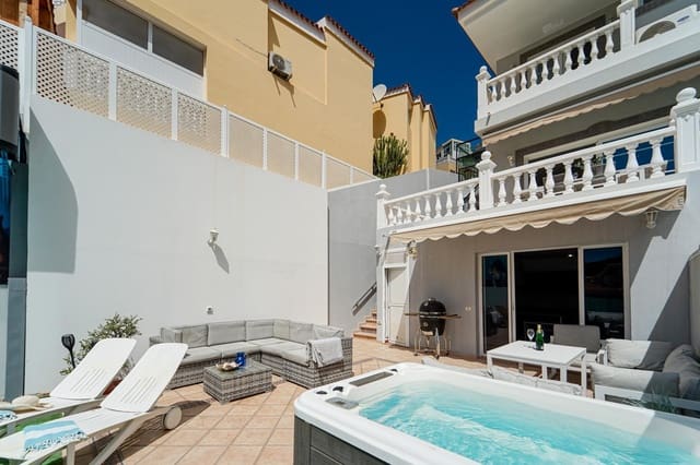 6 slaapkamer Rijtjeshuis te koop in Mogán met zwembad garage - € 799.000 (Ref: 9152415)