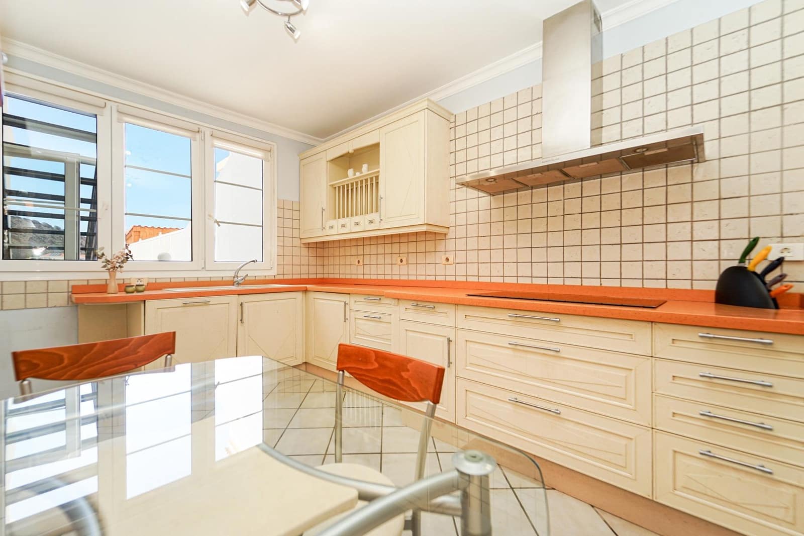 6 soveværelse Rækkehus til salg i Mogan med swimmingpool garage - € 799.000 (Ref: 9152415)