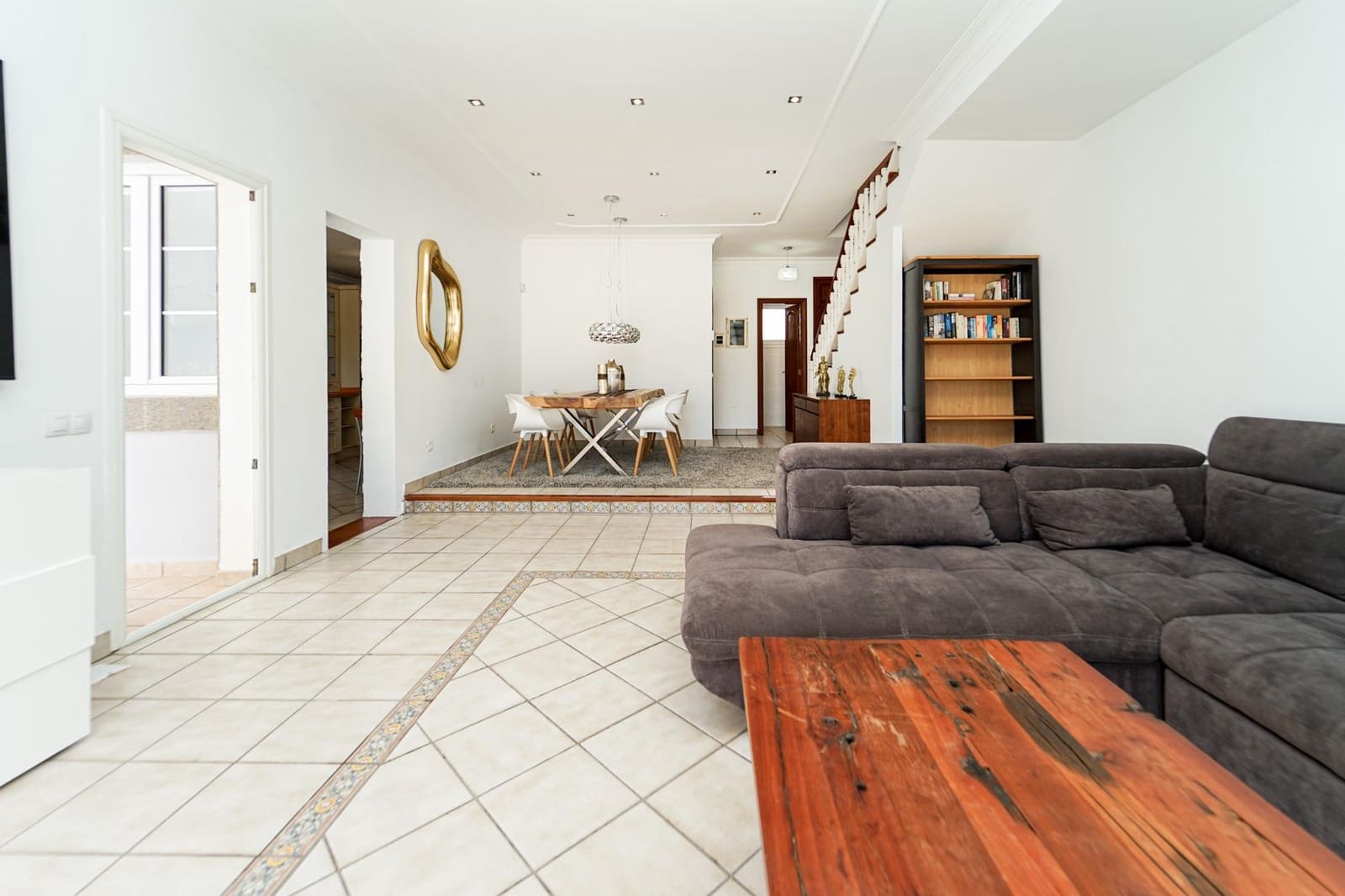 6 soveværelse Rækkehus til salg i Mogan med swimmingpool garage - € 799.000 (Ref: 9152415)