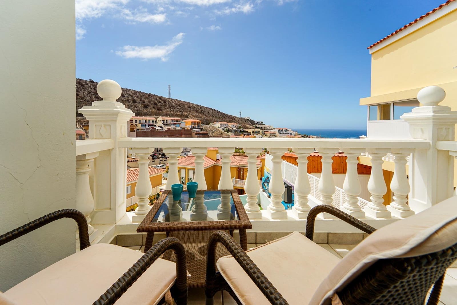 6 soveværelse Rækkehus til salg i Mogan med swimmingpool garage - € 799.000 (Ref: 9152415)