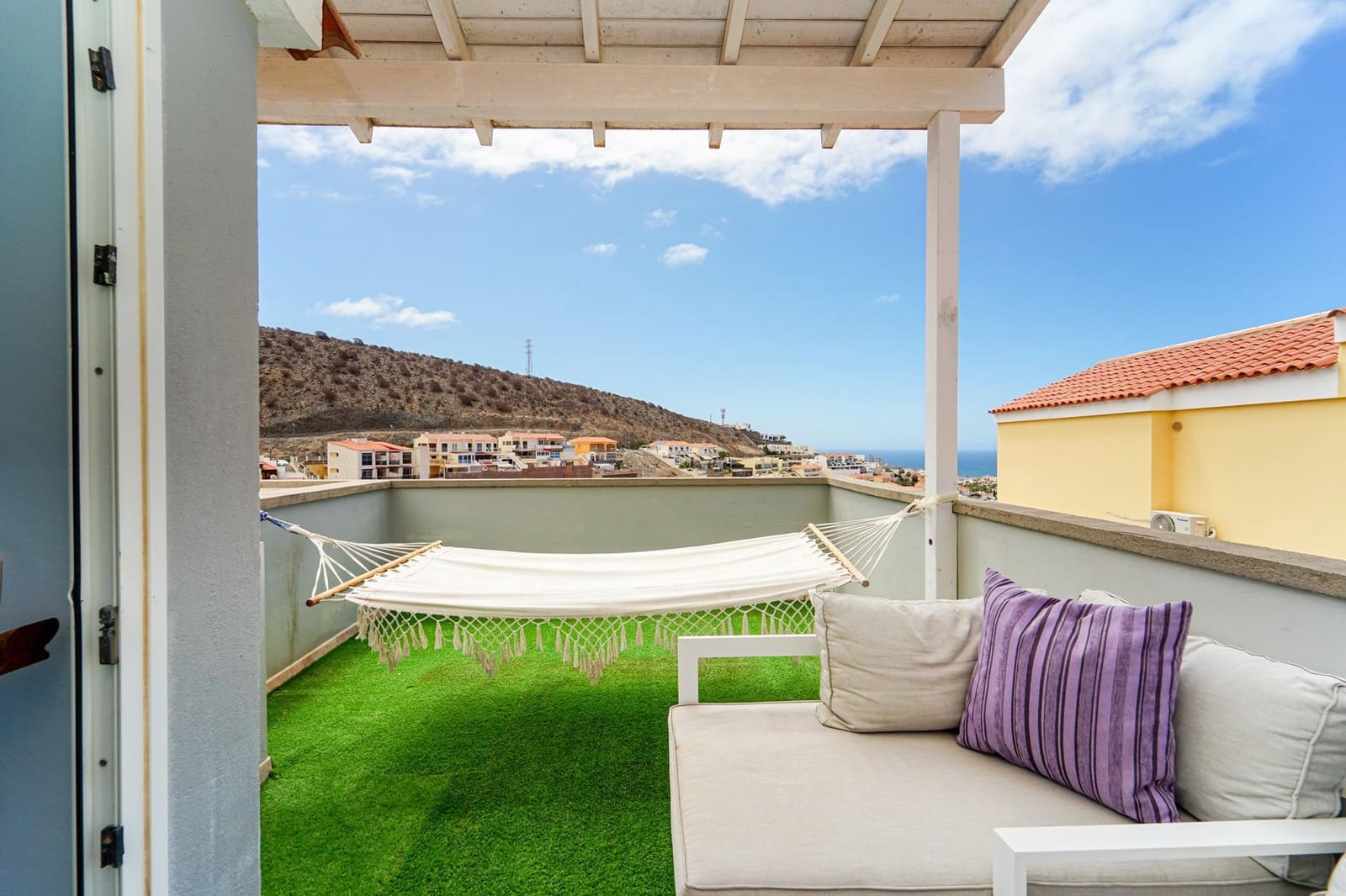 6 soveværelse Rækkehus til salg i Mogan med swimmingpool garage - € 799.000 (Ref: 9152415)