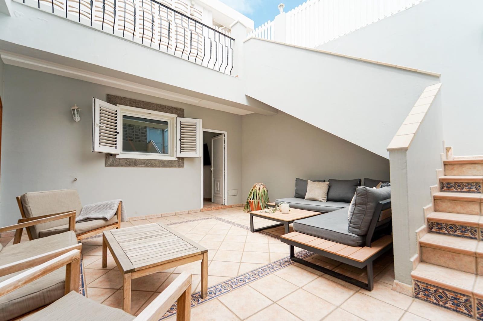 6 soveværelse Rækkehus til salg i Mogan med swimmingpool garage - € 799.000 (Ref: 9152415)