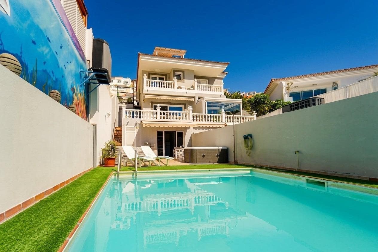 6 soveværelse Rækkehus til salg i Mogan med swimmingpool garage - € 799.000 (Ref: 9152415)