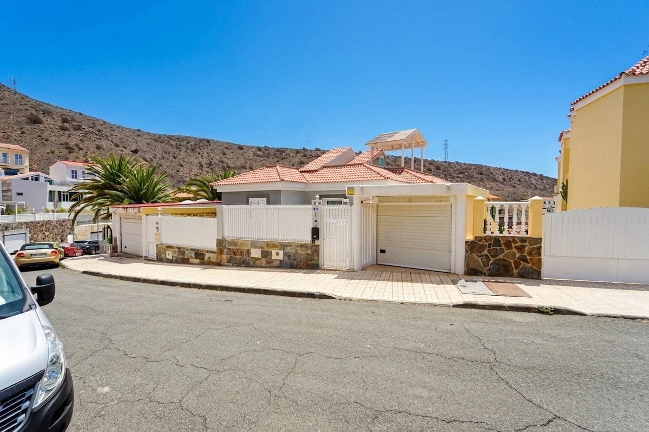 6 soveværelse Rækkehus til salg i Mogan med swimmingpool garage - € 799.000 (Ref: 9152415)