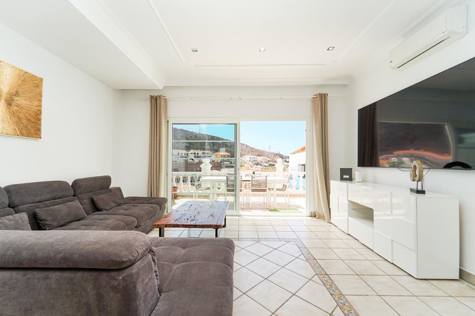 6 soveværelse Rækkehus til salg i Mogan med swimmingpool garage - € 799.000 (Ref: 9152415)