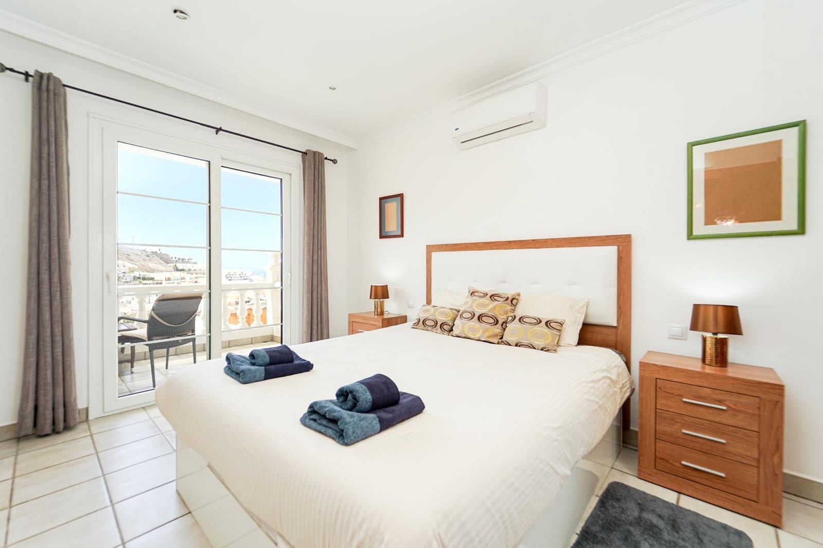 6 soveværelse Rækkehus til salg i Mogan med swimmingpool garage - € 799.000 (Ref: 9152415)