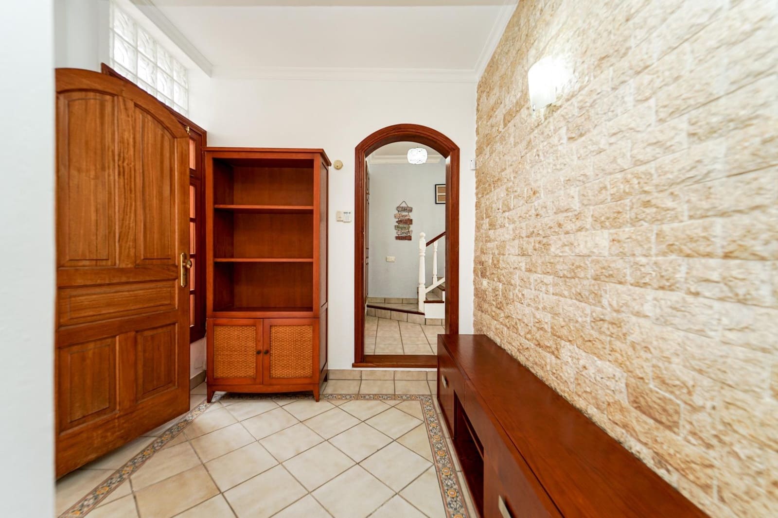 6 soveværelse Rækkehus til salg i Mogan med swimmingpool garage - € 799.000 (Ref: 9152415)