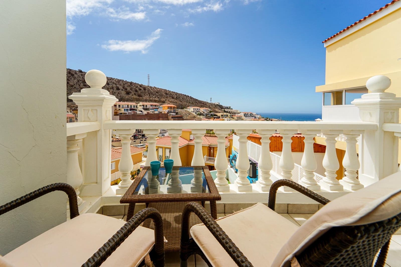 6 soveværelse Rækkehus til salg i Mogan med swimmingpool garage - € 799.000 (Ref: 9152415)