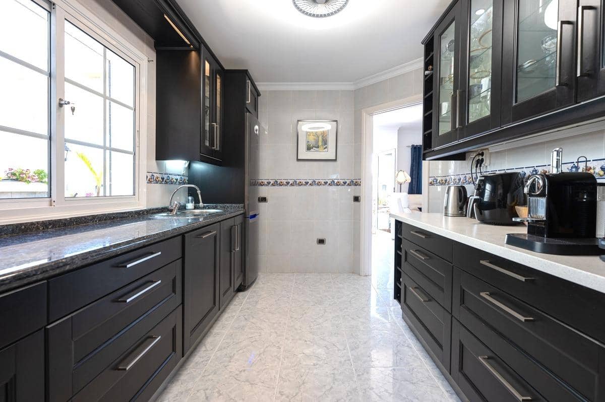 5 soverom Kjedet enebolig til salgs i Mogan med svømmebasseng garasje - € 1 150 000 (Ref: 9347670)