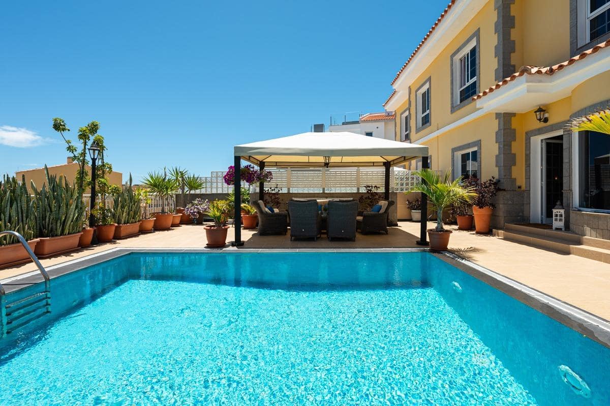 5 soverom Kjedet enebolig til salgs i Mogan med svømmebasseng garasje - € 1 150 000 (Ref: 9347670)