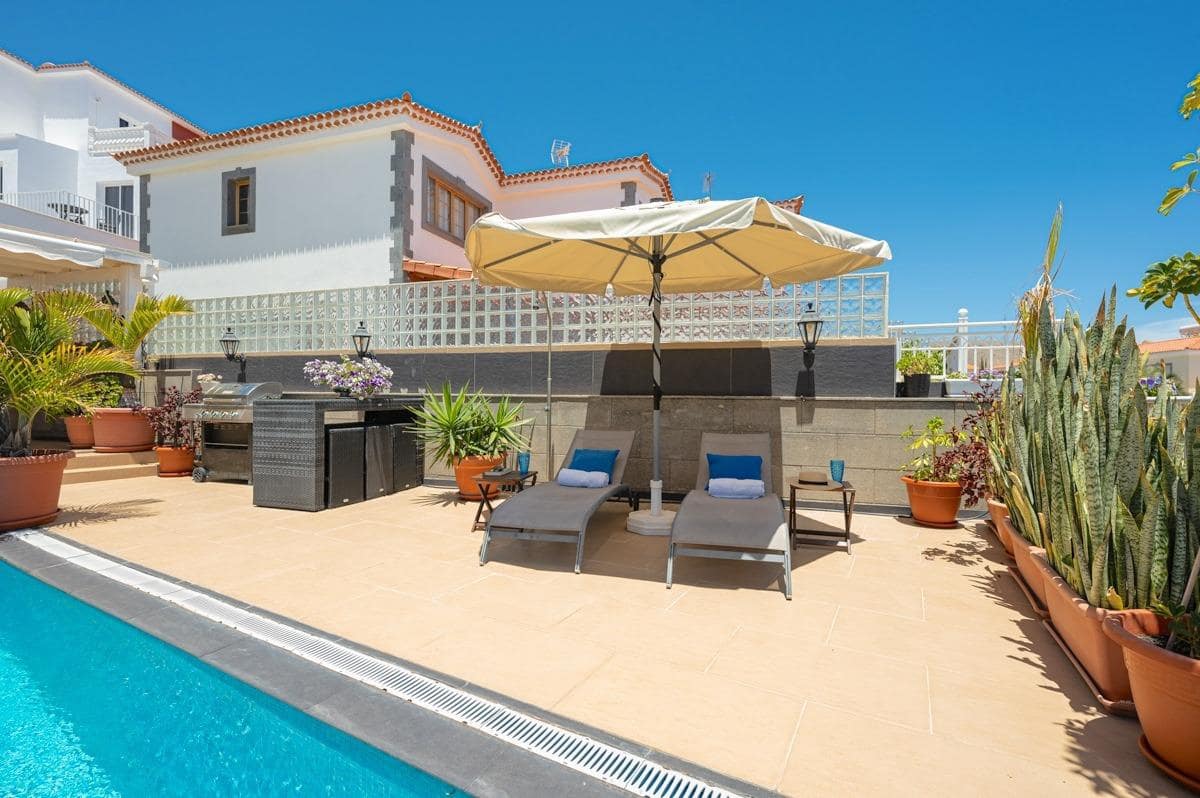 5 soverom Kjedet enebolig til salgs i Mogan med svømmebasseng garasje - € 1 150 000 (Ref: 9347670)