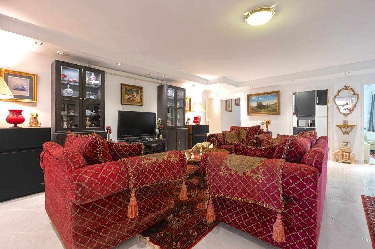 5 soverom Kjedet enebolig til salgs i Mogan med svømmebasseng garasje - € 1 150 000 (Ref: 9347670)