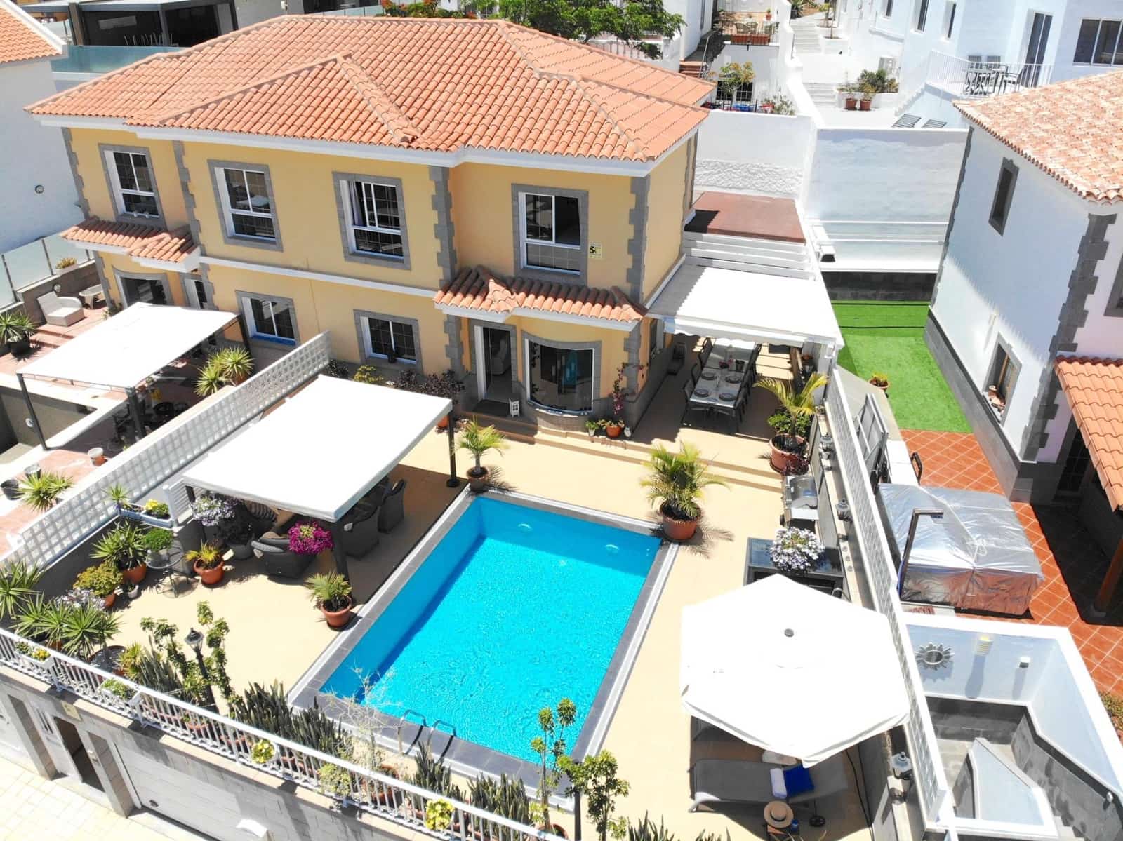 5 soverom Kjedet enebolig til salgs i Mogan med svømmebasseng garasje - € 1 150 000 (Ref: 9347670)