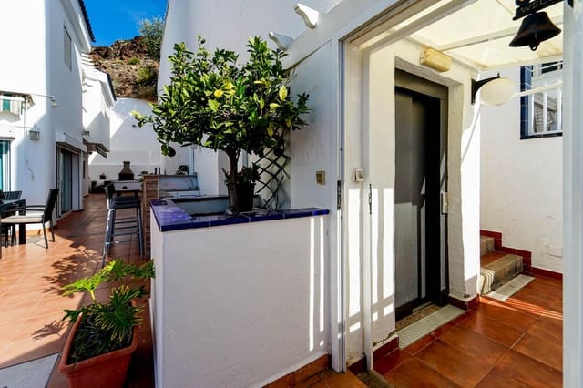 4 Zimmer Villa zu verkaufen in San Agustín, San Bartolomé de Tirajana mit Pool - 995.000 € (Ref: 9470989)