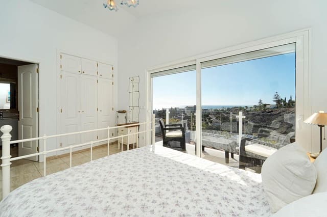 4 soveværelse Villa til salg i San Agustín, San Bartolomé de Tirajana med swimmingpool - € 895.000 (Ref: 9470989)