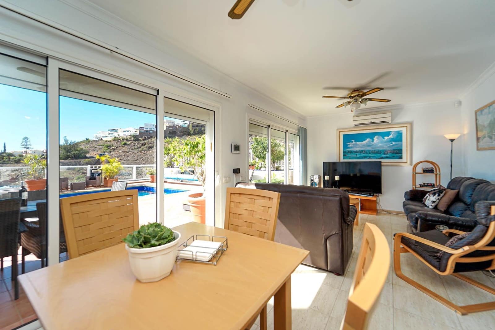 4 Zimmer Villa zu verkaufen in San Agustin mit Pool - 895.000 € (Ref: 9470989)