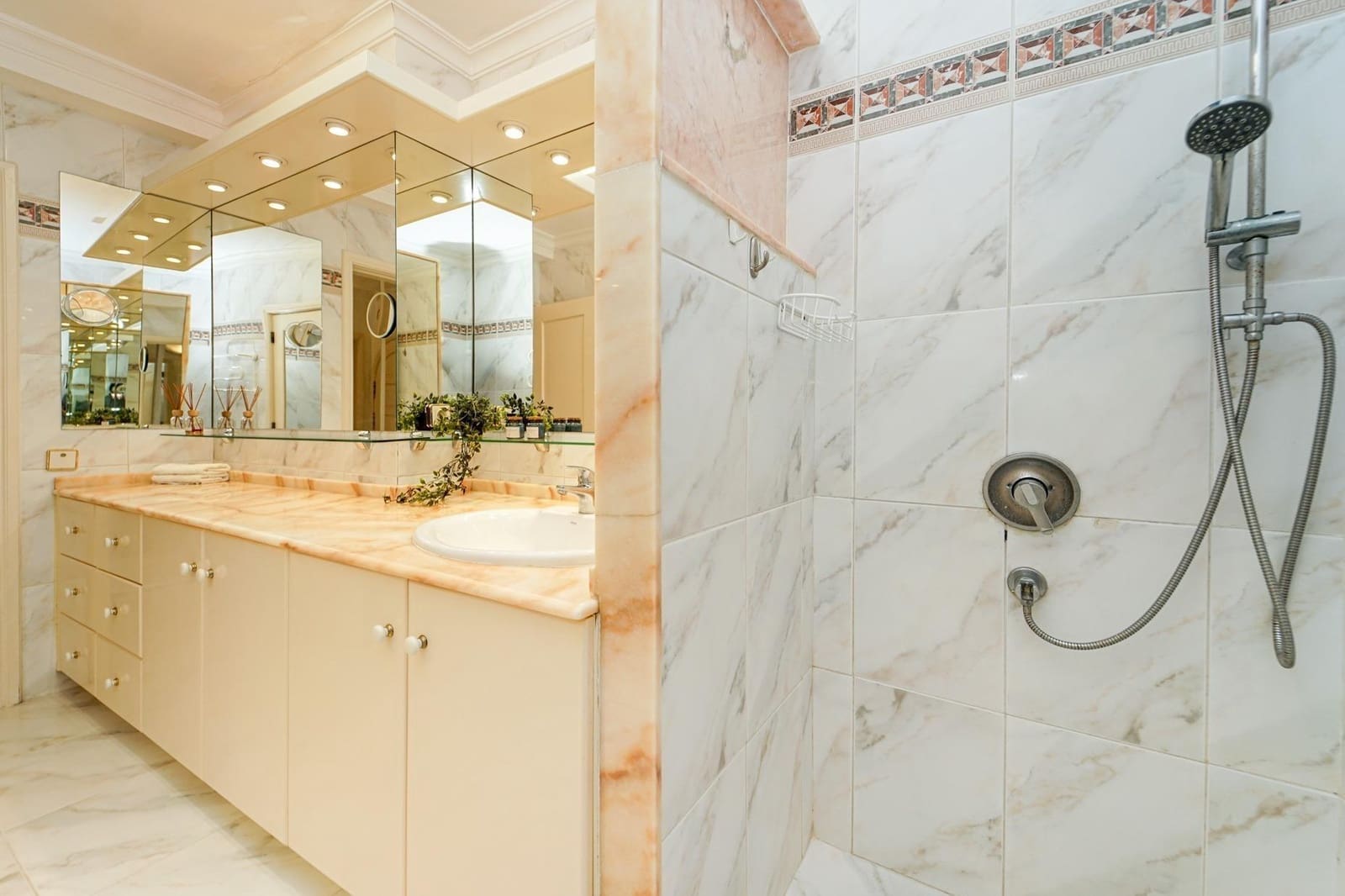 1 sovrum Lägenhet till salu i Mogan med pool - 299 000 € (Ref: 9530867)